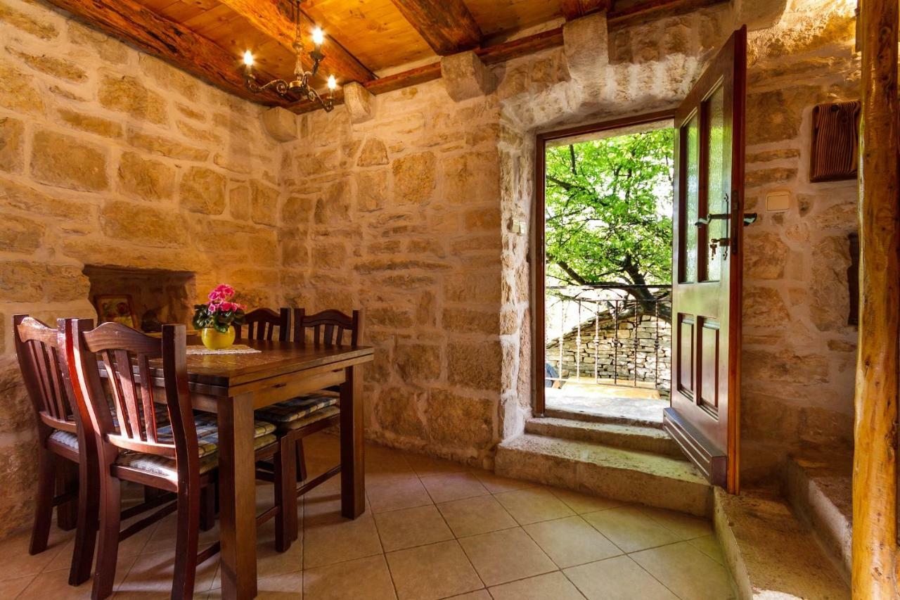 Old Small Stone House Zrnovo Екстер'єр фото