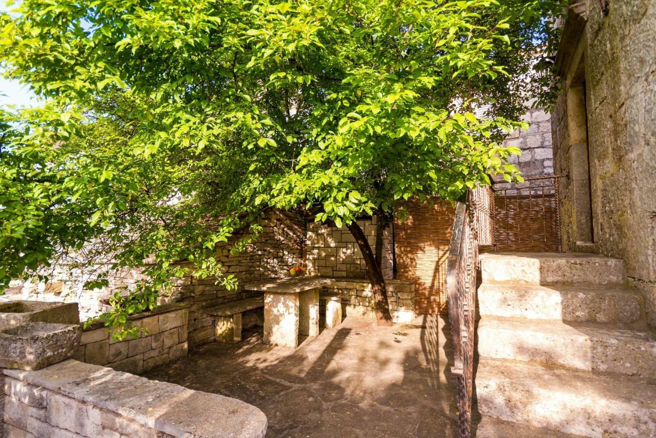 Old Small Stone House Zrnovo Екстер'єр фото