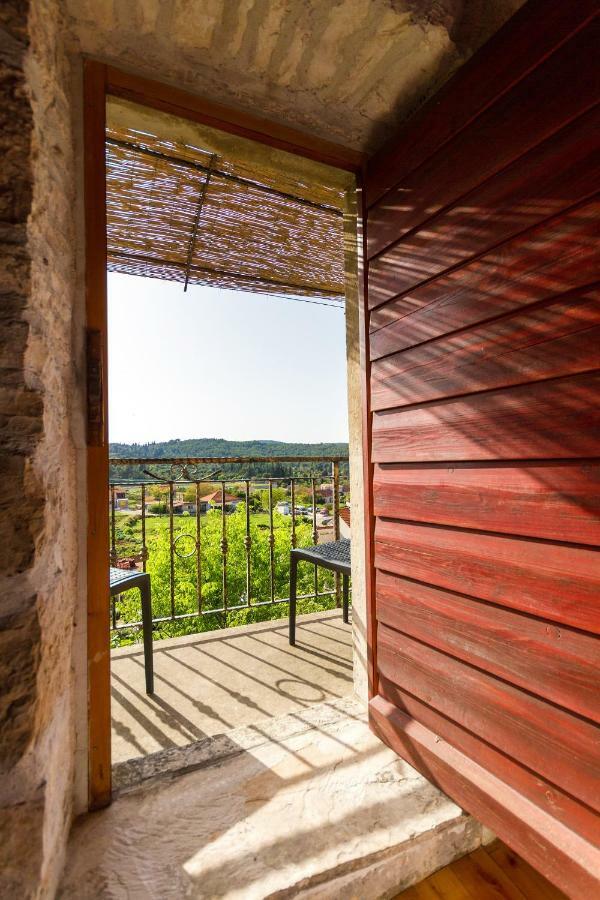 Old Small Stone House Zrnovo Екстер'єр фото