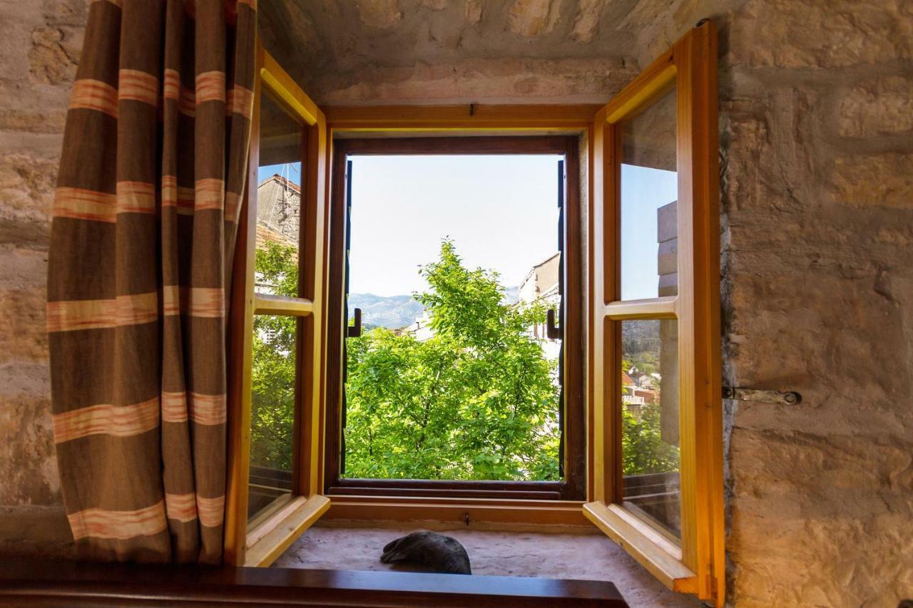 Old Small Stone House Zrnovo Екстер'єр фото